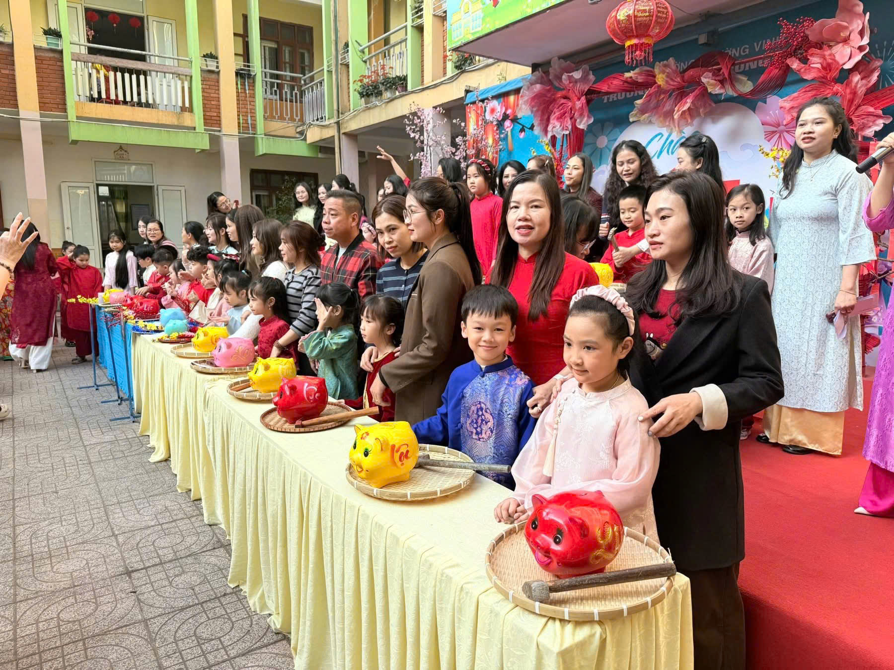 KHI YÊU THƯƠNG NỞ HOA TRÊN GỐC CÂY ƯỚC NGUYỆN...