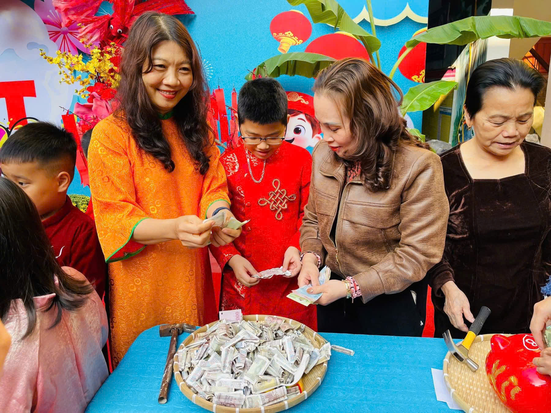 KHI YÊU THƯƠNG NỞ HOA TRÊN GỐC CÂY ƯỚC NGUYỆN...