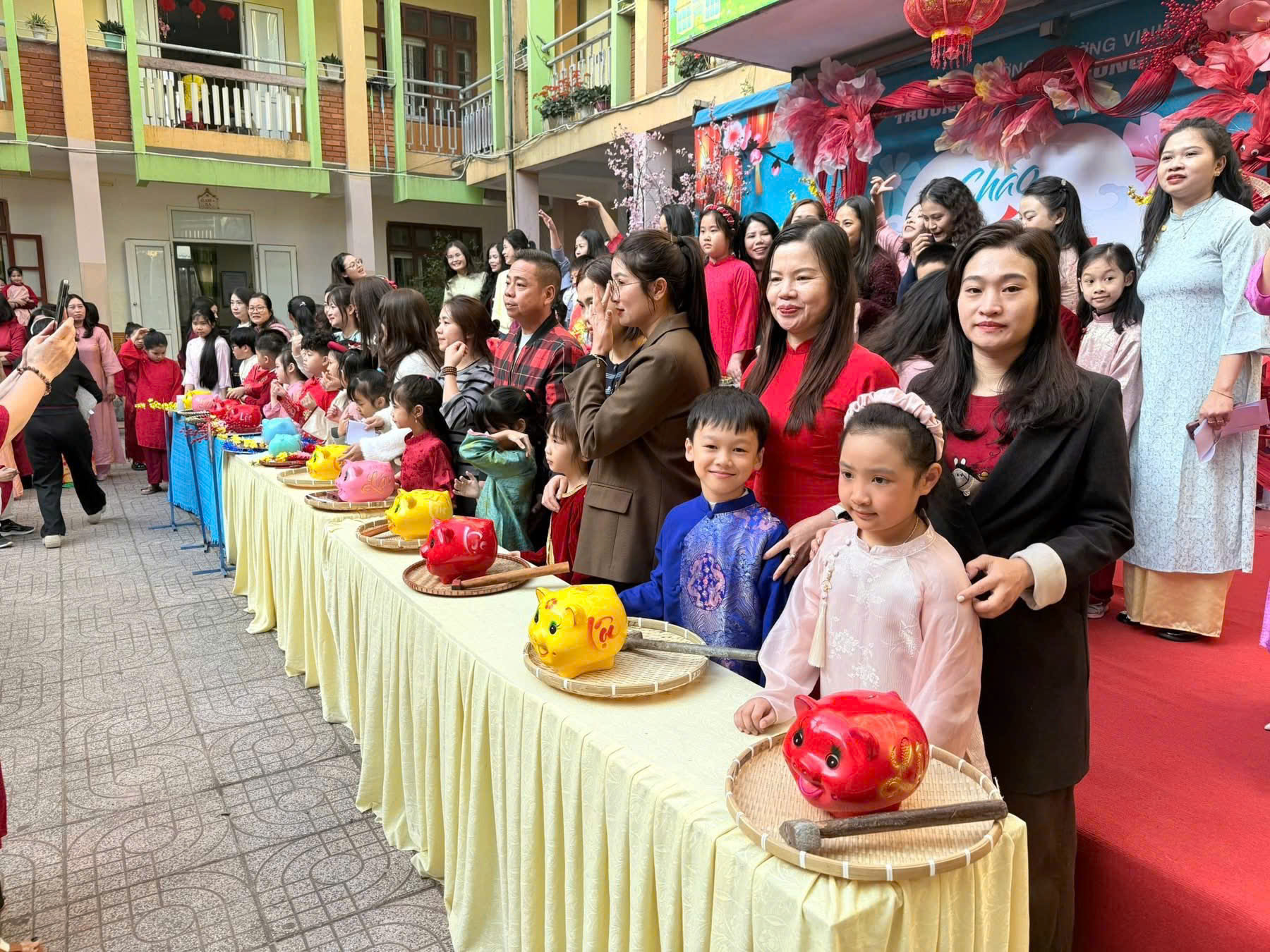 KHI YÊU THƯƠNG NỞ HOA TRÊN GỐC CÂY ƯỚC NGUYỆN...