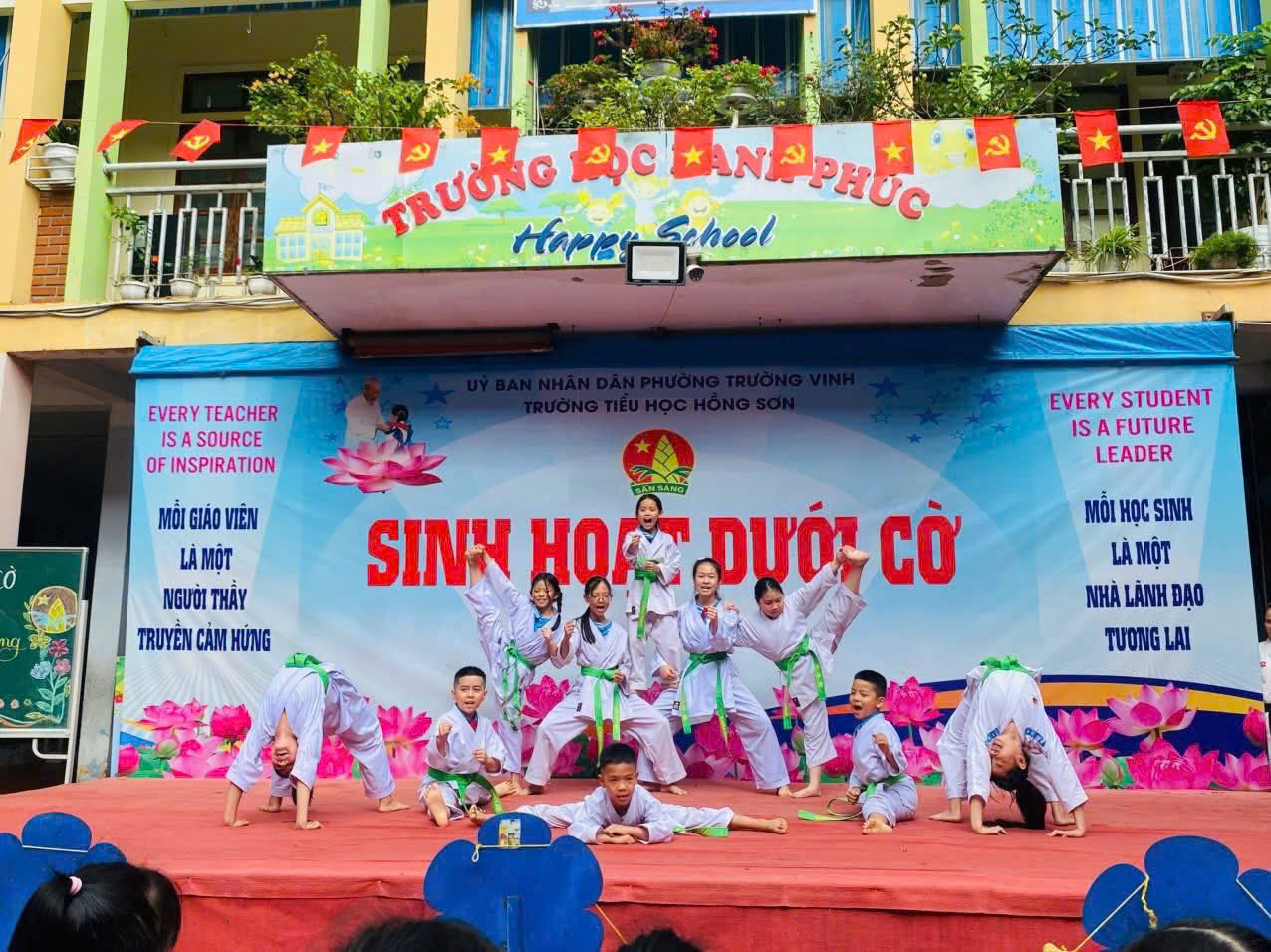SINH HOẠT DƯỚI CỜ – RỰC RỠ SẮC MÀU MĂNG NON HỒNG SƠN