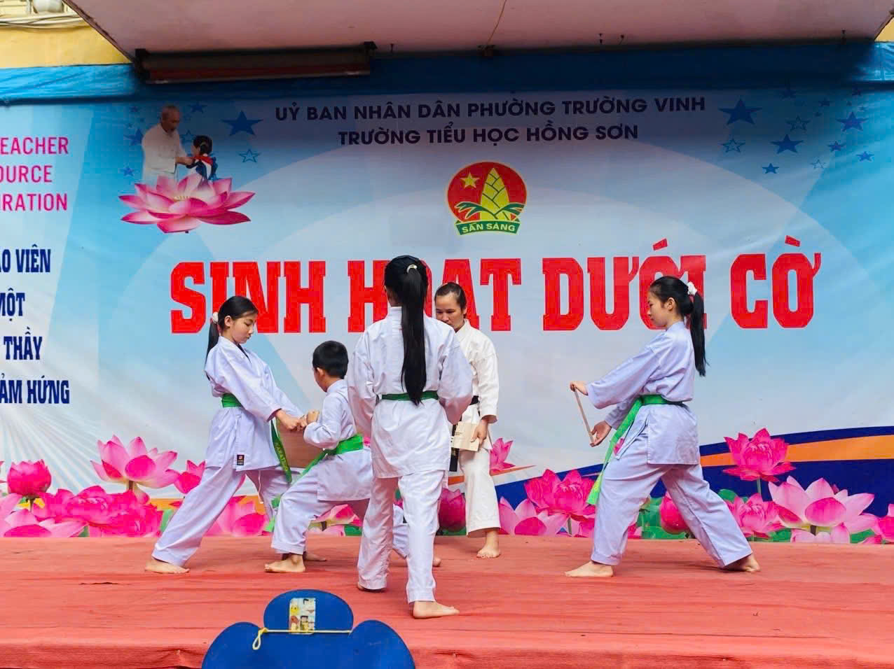 SINH HOẠT DƯỚI CỜ – RỰC RỠ SẮC MÀU MĂNG NON HỒNG SƠN