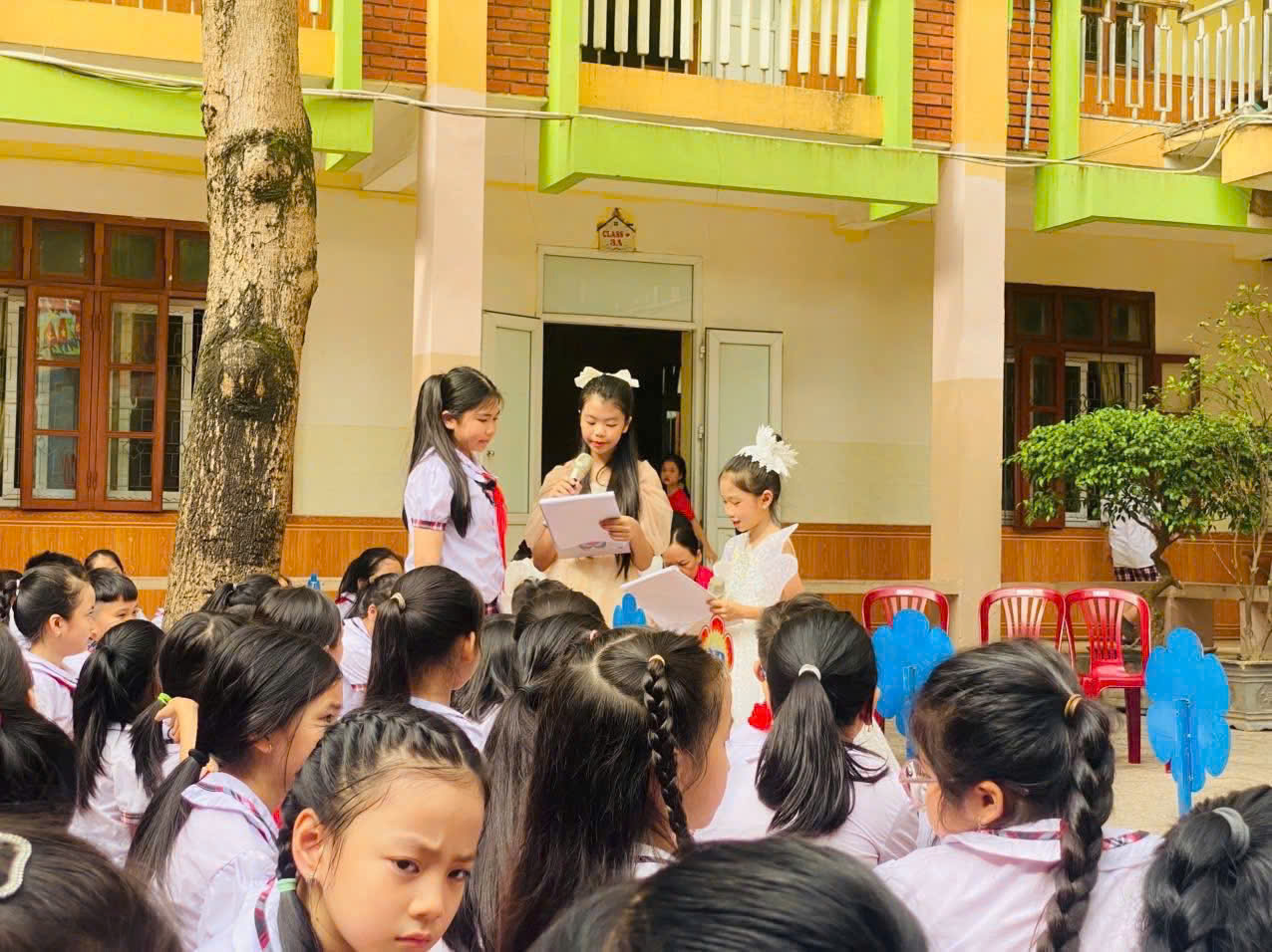 SINH HOẠT DƯỚI CỜ – RỰC RỠ SẮC MÀU MĂNG NON HỒNG SƠN